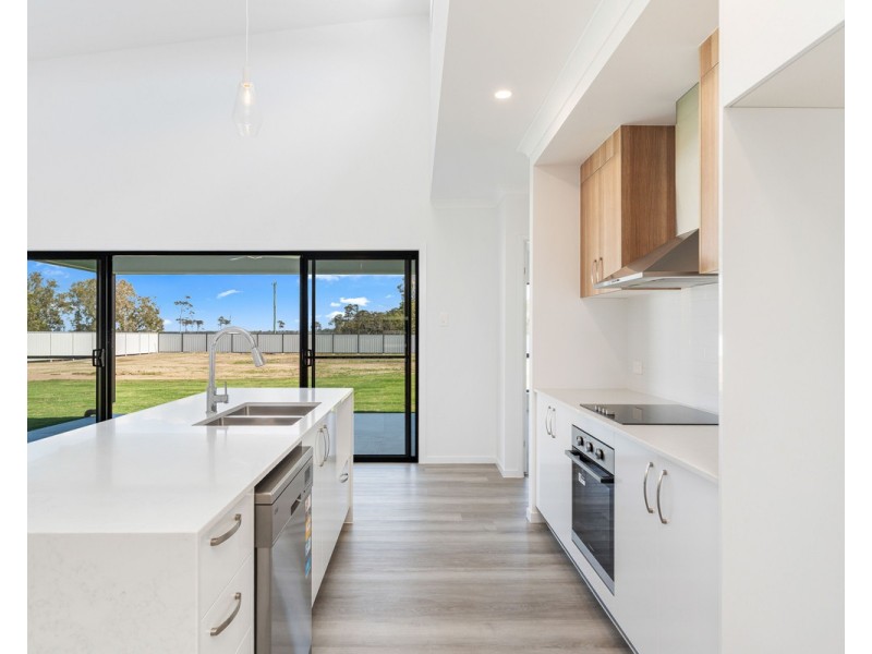 7 Humpback Circuit, Booral QLD 4655