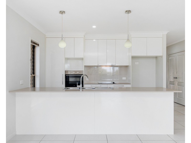 4 Bentley Way, Urraween QLD 4655