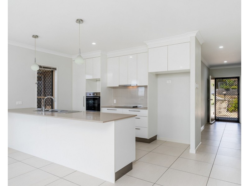 4 Bentley Way, Urraween QLD 4655