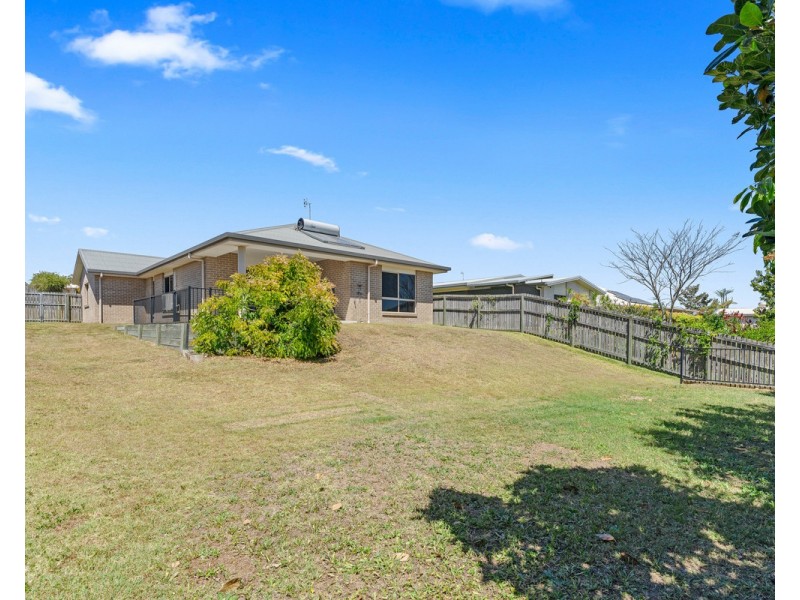 4 Bentley Way, Urraween QLD 4655