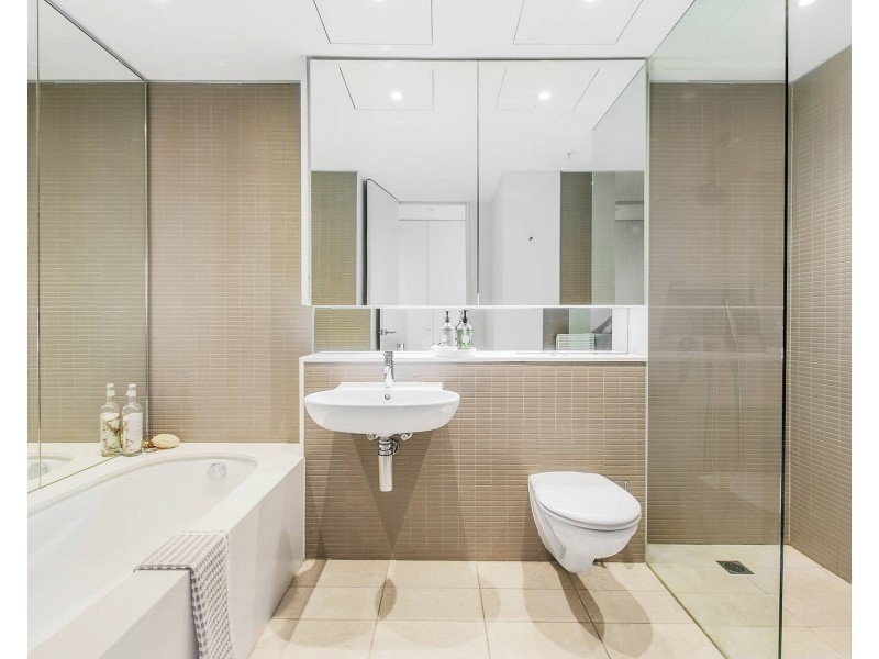 Penthouse 1603/1 Sterling Circuit, Camperdown NSW 2050