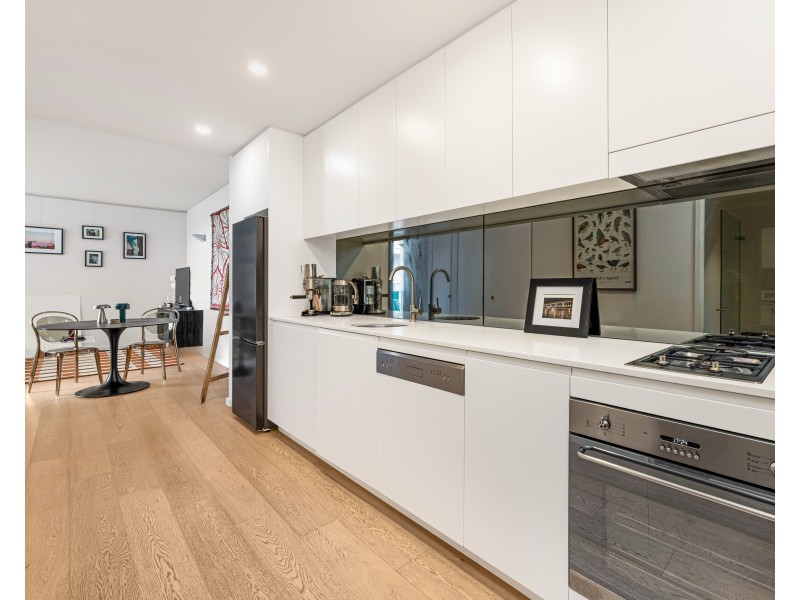 18/85 Bourke Street, Woolloomooloo NSW 2011