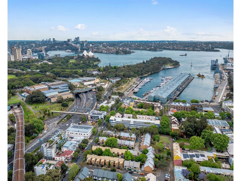 18/85 Bourke Street, Woolloomooloo NSW 2011