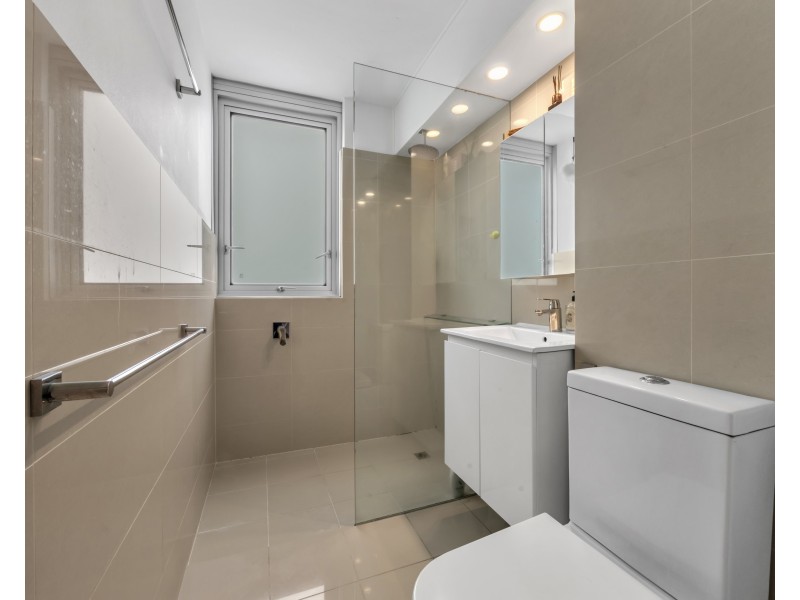 33/8-14 Fullerton Street, Woollahra NSW 2025