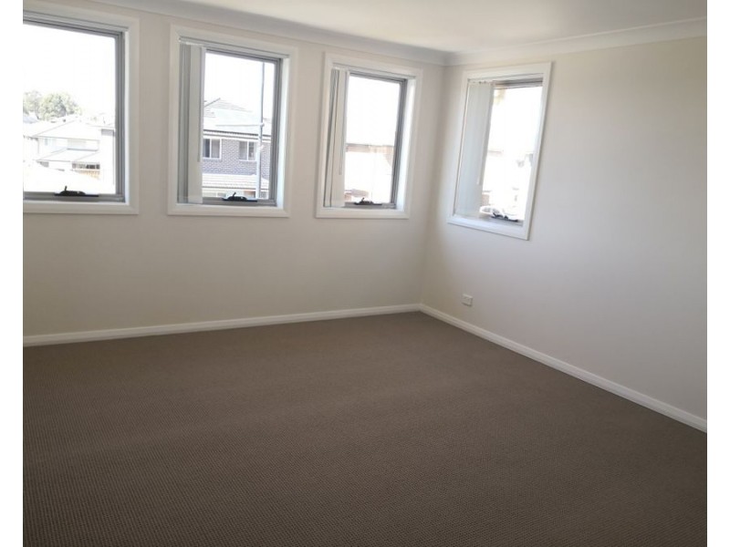 38 Sunningdale Dr, Colebee NSW 2761