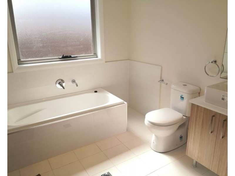 38 Sunningdale Dr, Colebee NSW 2761