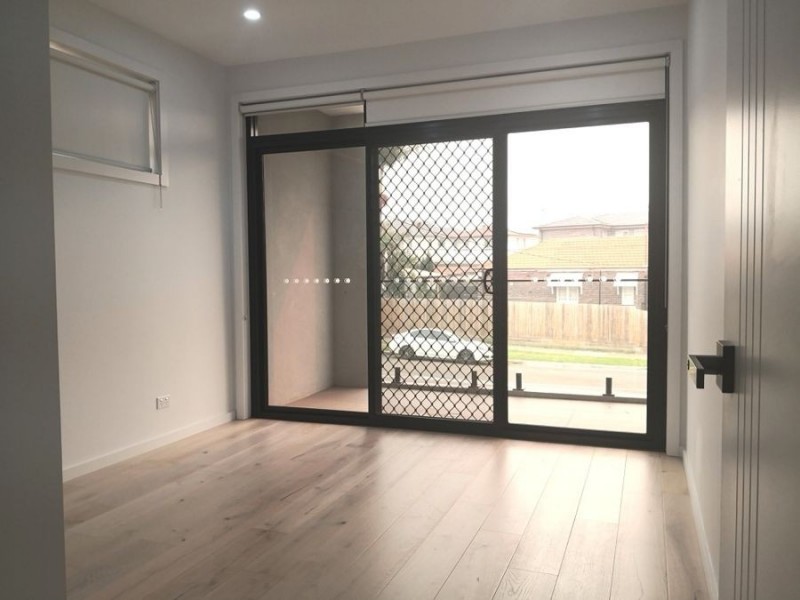 2E Narani Crescent, Earlwood NSW 2206