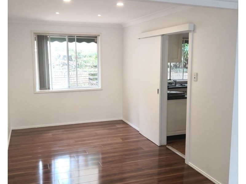 11 Bluegum Cres, Picnic Point NSW 2213