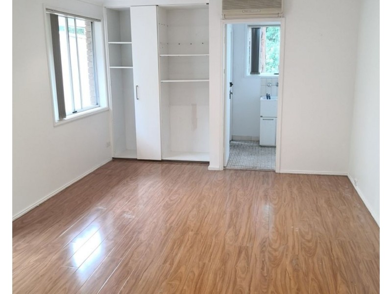 11 Bluegum Cres, Picnic Point NSW 2213