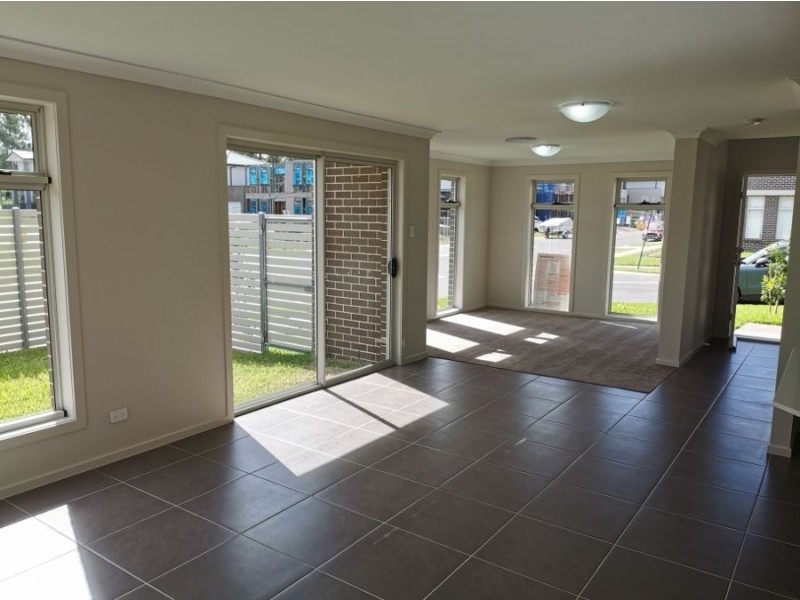 9 Doncaster St, Box Hill NSW 2765