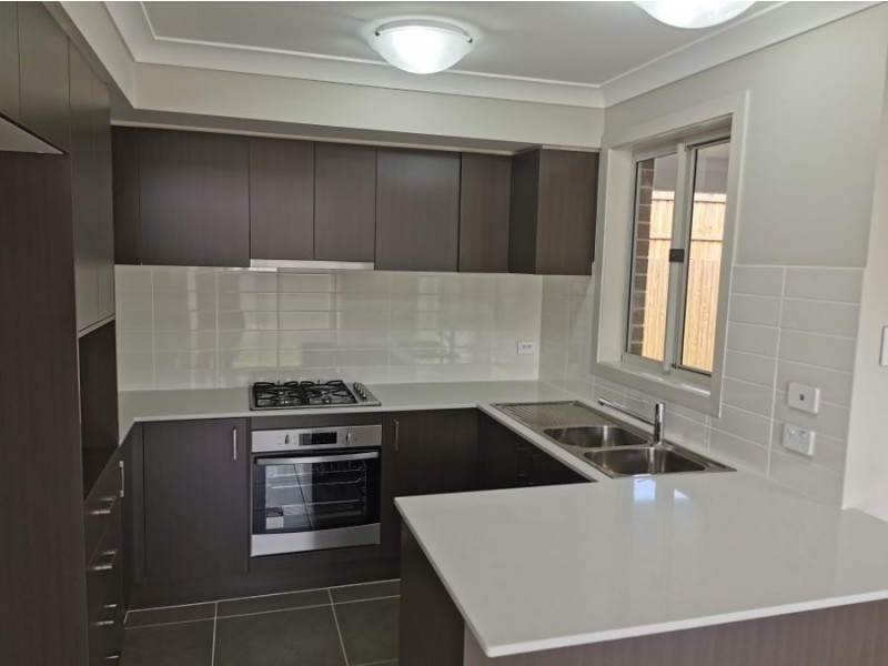 9 Doncaster St, Box Hill NSW 2765