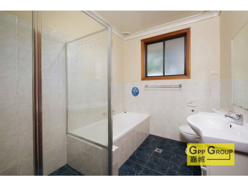 7 Clayton Pl, Girraween NSW 2145