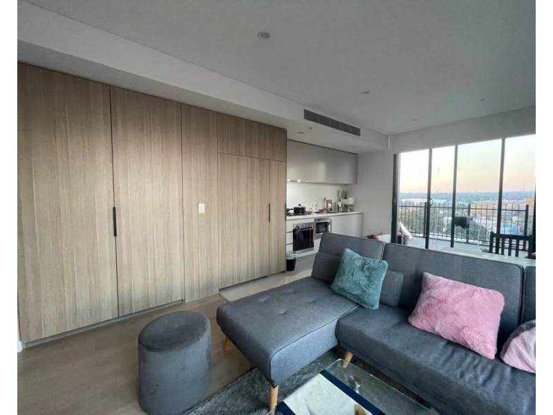 713/5 Maple Tree Rd, Westmead NSW 2145