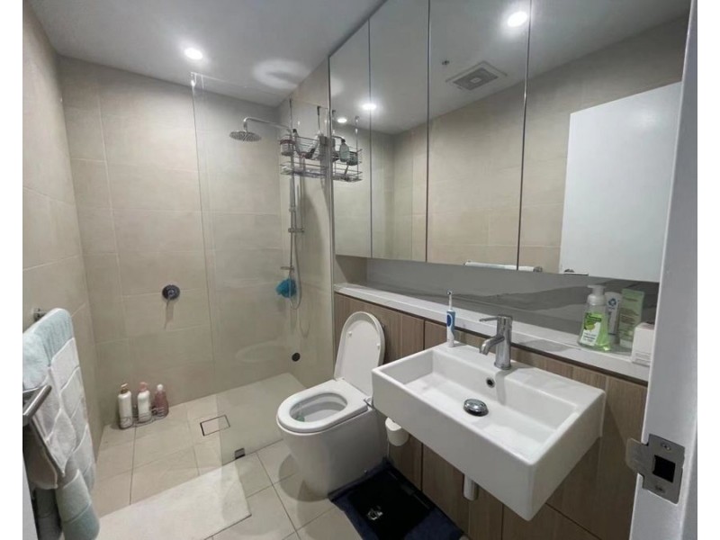 713/5 Maple Tree Rd, Westmead NSW 2145