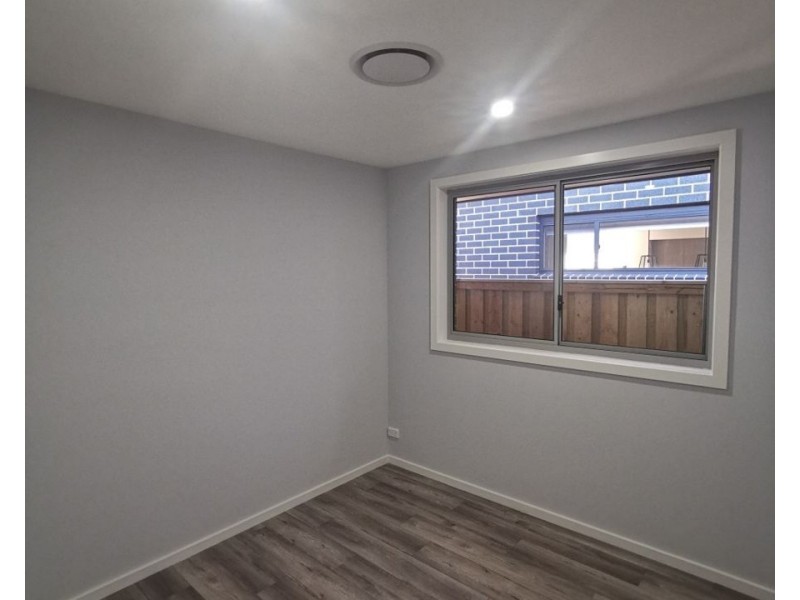 7 Stockhorse Ave, Box Hill NSW 2765