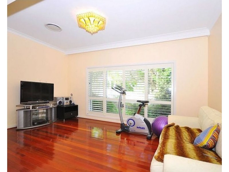 5 Yarrara Rd, Pymble NSW 2073