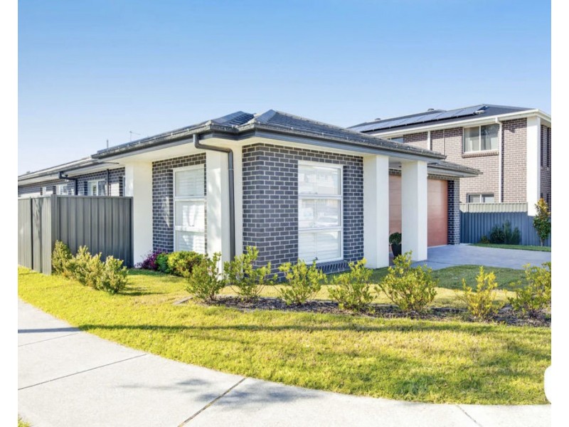 1 Greenhood Cres, Denham Court NSW 2565