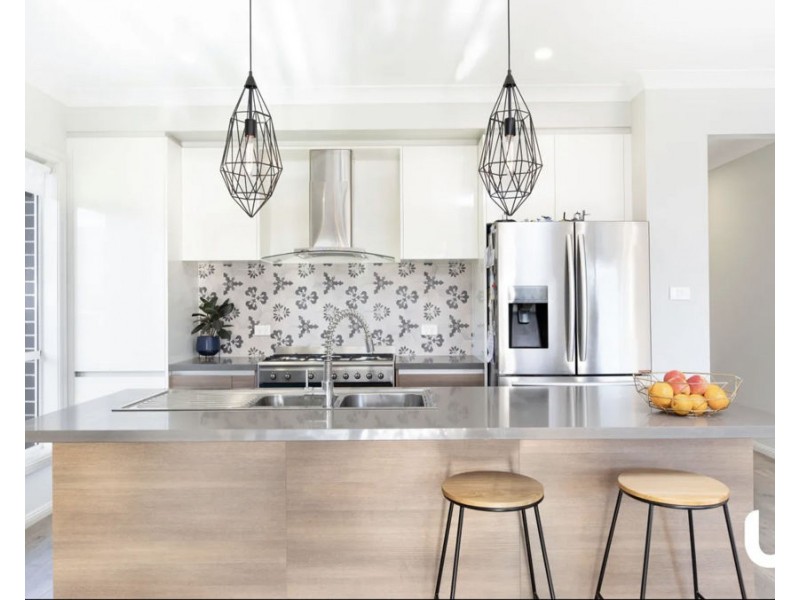 1 Greenhood Cres, Denham Court NSW 2565