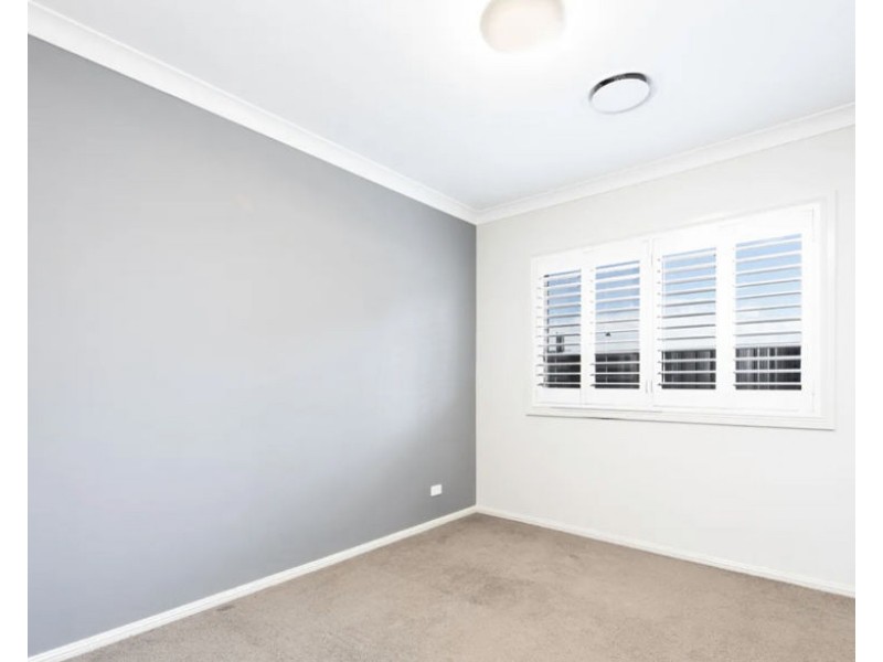 1 Greenhood Cres, Denham Court NSW 2565