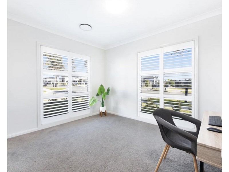 1 Greenhood Cres, Denham Court NSW 2565