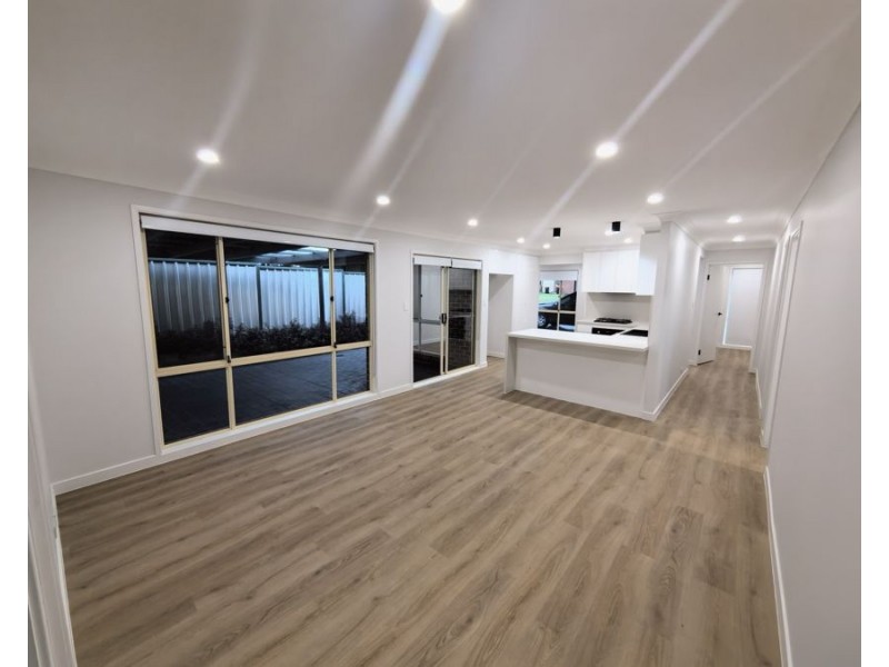 31 Allison Drive, Glenmore Park NSW 2745