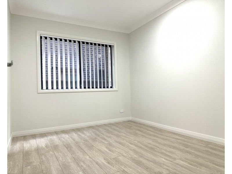 107 Lilywhite Circle, Oran Park NSW 2570