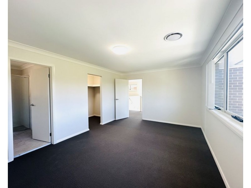 26 Hungerford St, Catherine Field NSW 2557