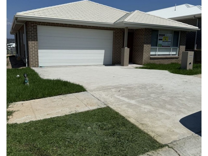 11 Dulcify Street, Menangle Park NSW 2563