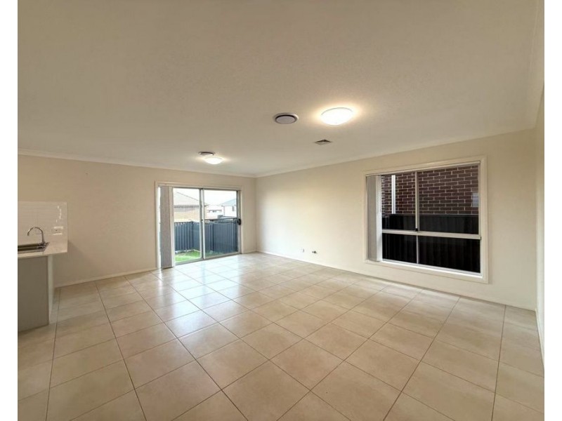 140 Wainwright Drive, Cobbitty NSW 2570