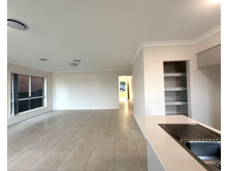 140 Wainwright Drive, Cobbitty NSW 2570