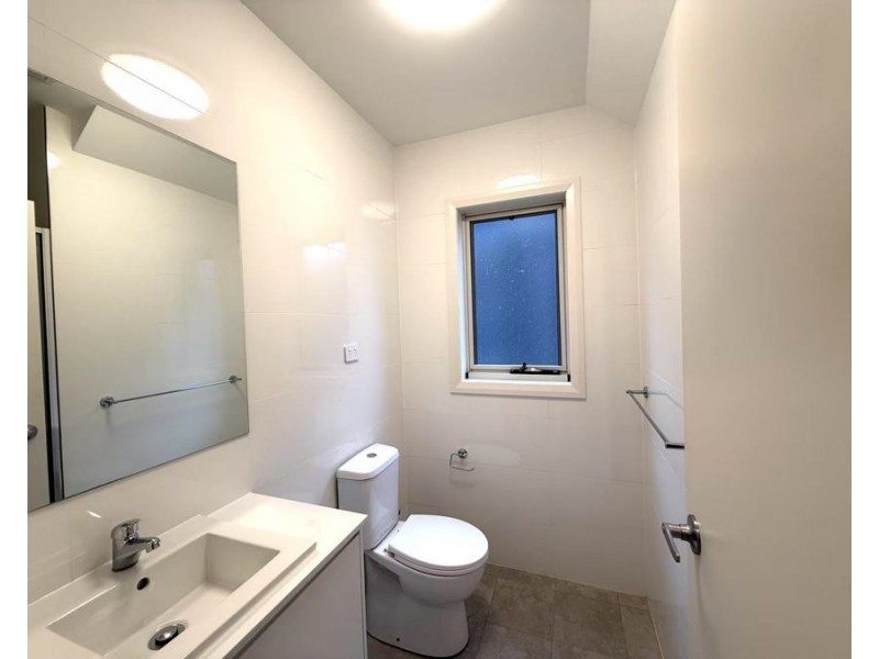 8 Massey Street, Oran Park NSW 2570