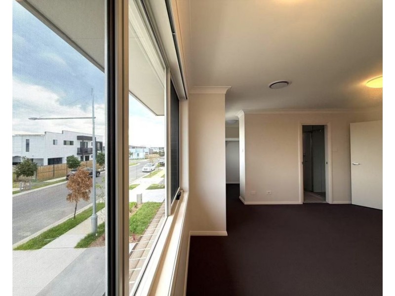 8 Massey Street, Oran Park NSW 2570