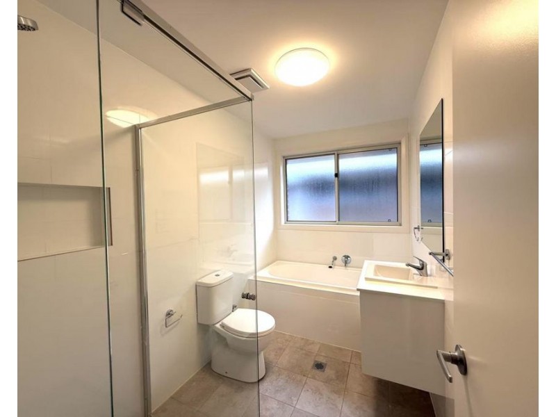 8 Massey Street, Oran Park NSW 2570