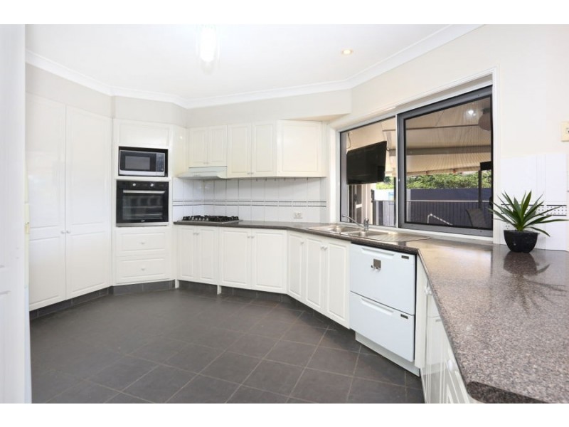 140 Monterey Keys Drive, Helensvale QLD 4212