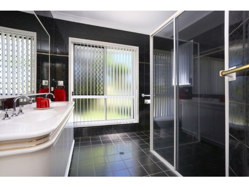 140 Monterey Keys Drive, Helensvale QLD 4212