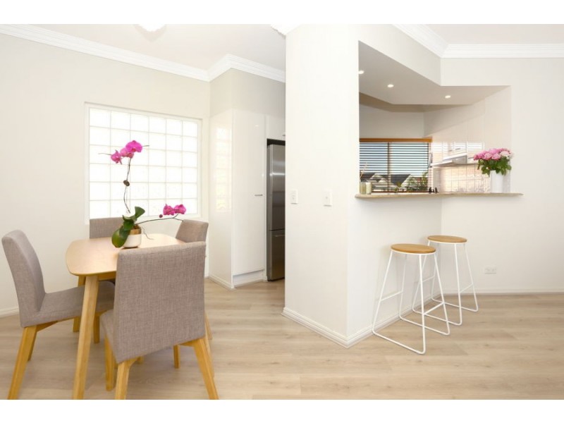 5/4 St Kilda Avenue, Broadbeach QLD 4218