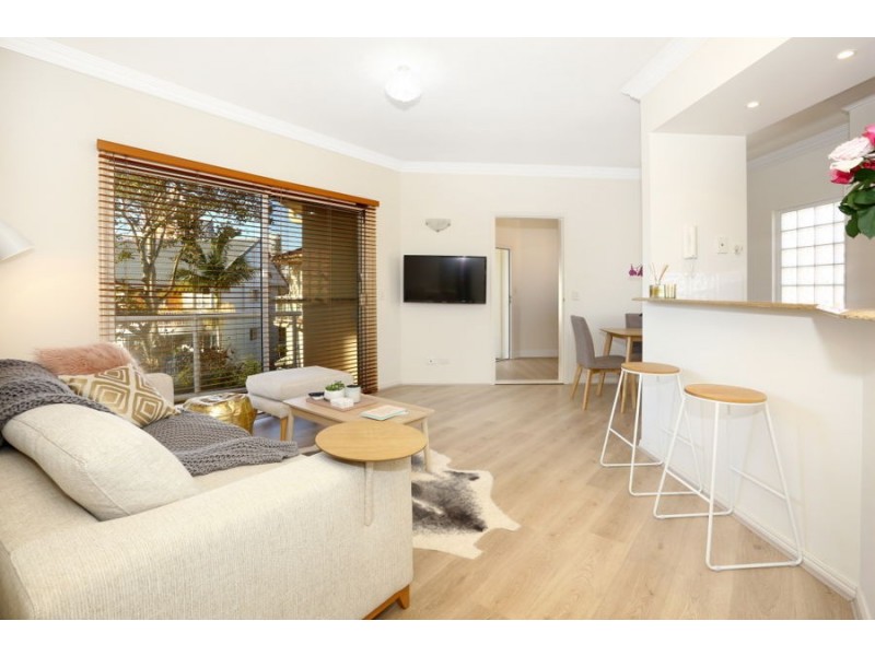 5/4 St Kilda Avenue, Broadbeach QLD 4218