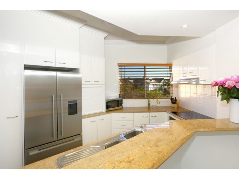 5/4 St Kilda Avenue, Broadbeach QLD 4218