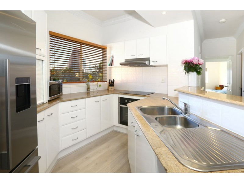 5/4 St Kilda Avenue, Broadbeach QLD 4218