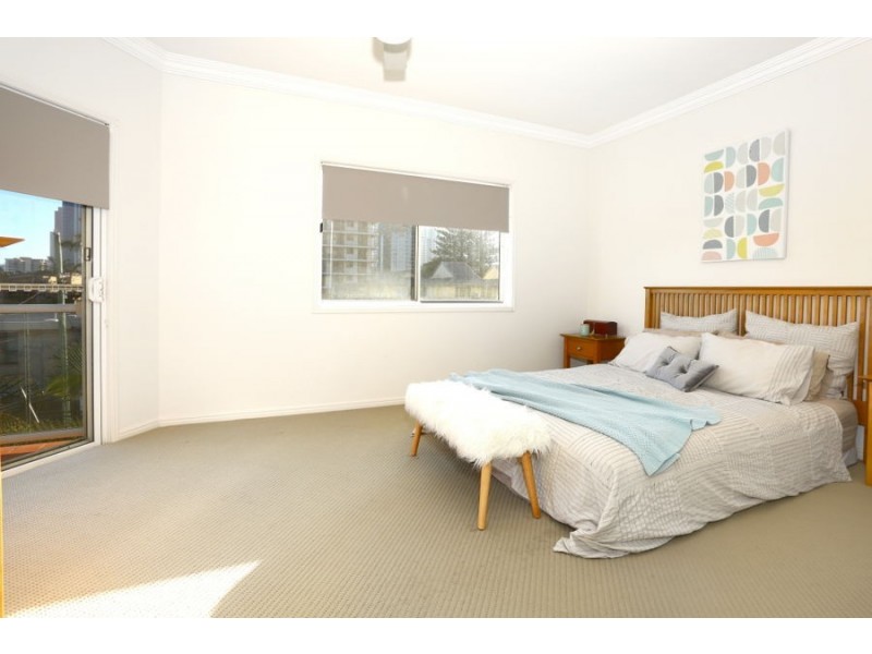 5/4 St Kilda Avenue, Broadbeach QLD 4218