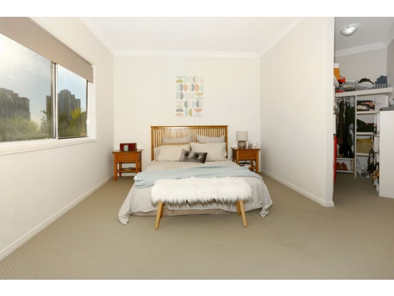 5/4 St Kilda Avenue, Broadbeach QLD 4218