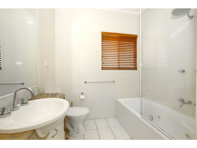 5/4 St Kilda Avenue, Broadbeach QLD 4218