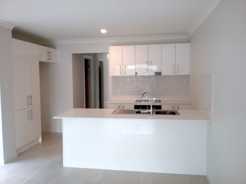 2/10 Weston Court, Bellbird Park QLD 4300