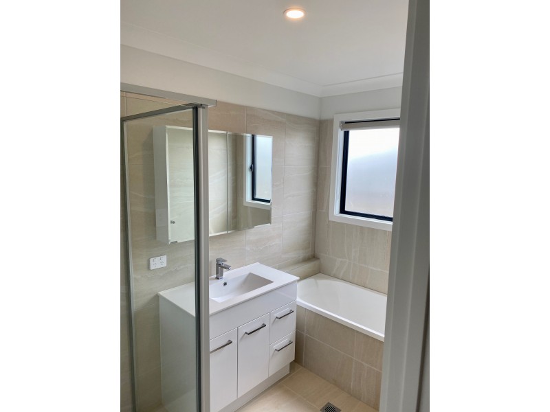 2/10 Weston Court, Bellbird Park QLD 4300