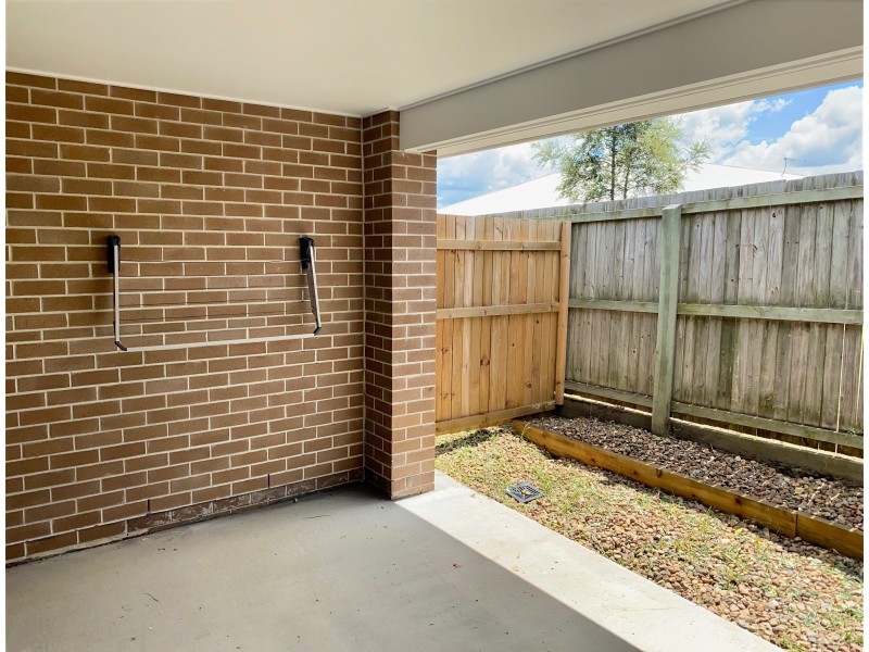2/10 Weston Court, Bellbird Park QLD 4300