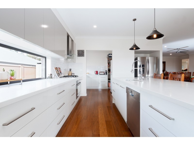 11 Haverty Avenue, North Rothbury NSW 2335