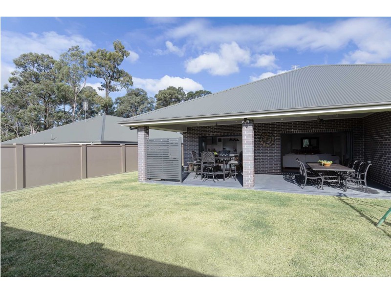 11 Haverty Avenue, North Rothbury NSW 2335