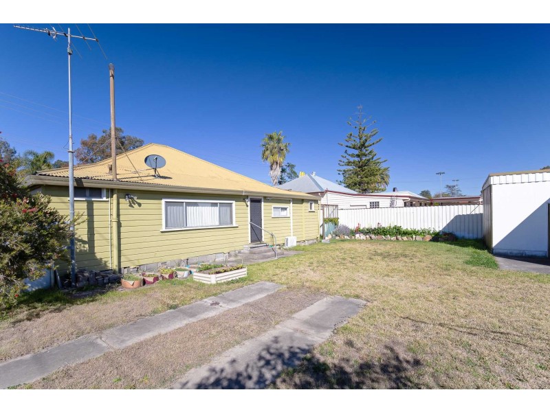 4 Ferguson Street, Cessnock NSW 2325