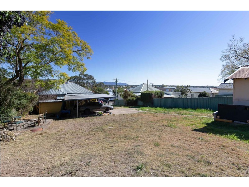 16 Cumberland Street, Cessnock NSW 2325