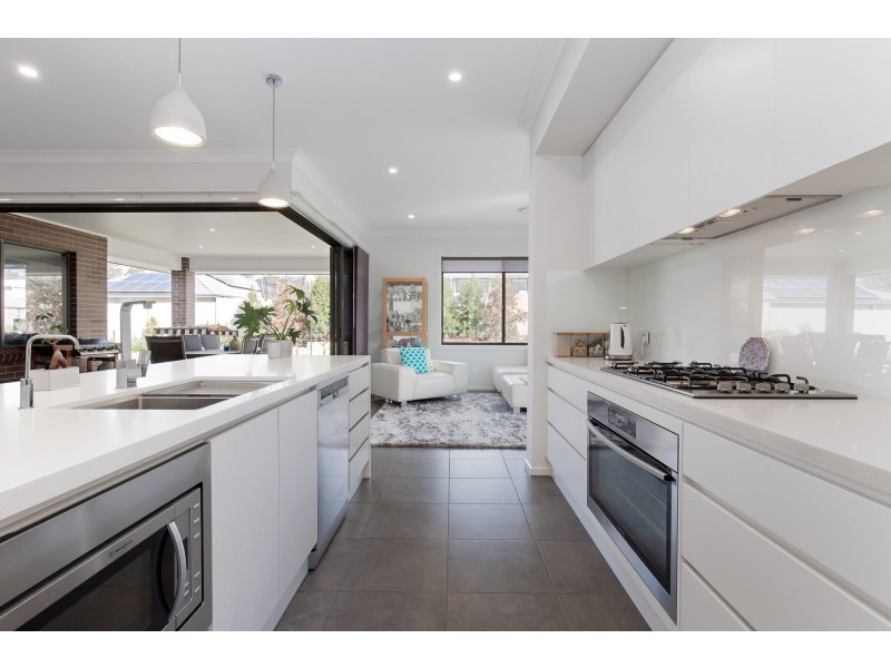 17 Kinnavane Road, North Rothbury NSW 2335